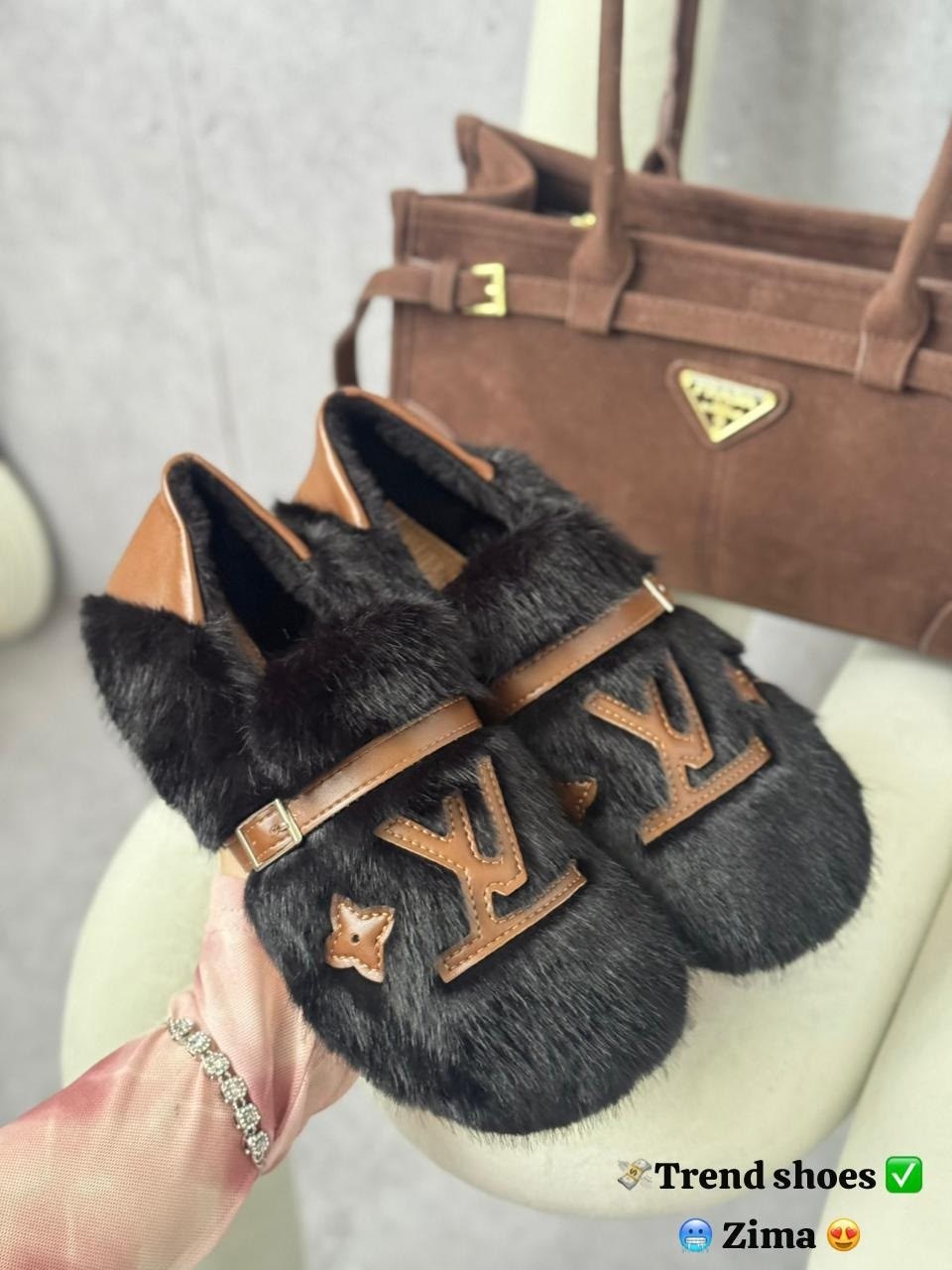 ,меховая ,модные тапочки,женская ,мюли с мехом