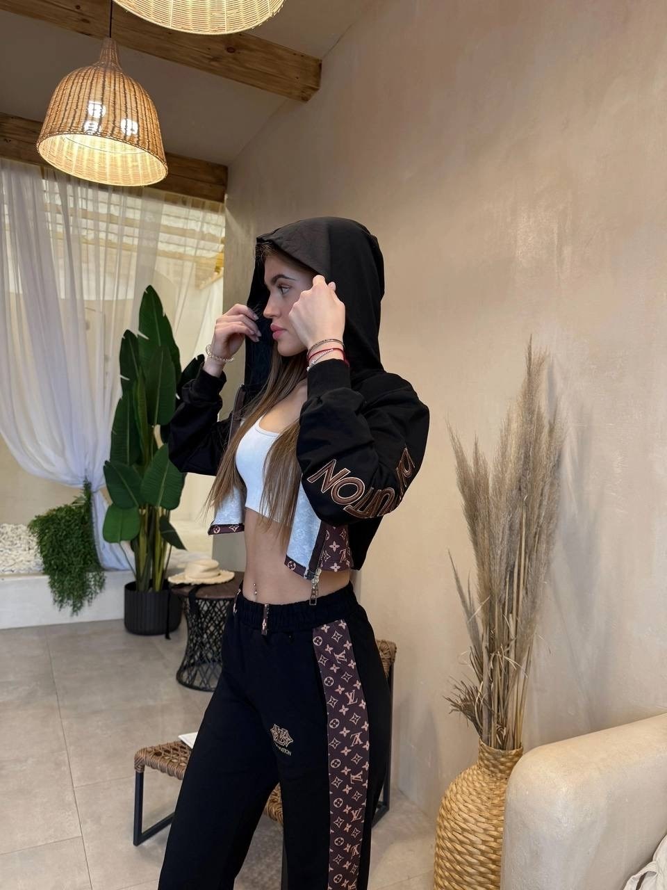 костюмы спортивные женские,стильные женские костюмы,трикотажные костюмы,повседневный спортивный костюм,костюм бежевый