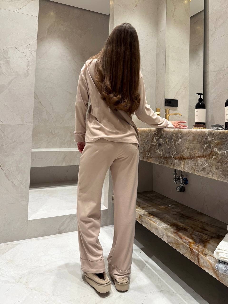 брючные женские костюмы,костюм бежевый,костюмы женские,женский костюм с брюками,пижамные костюмы