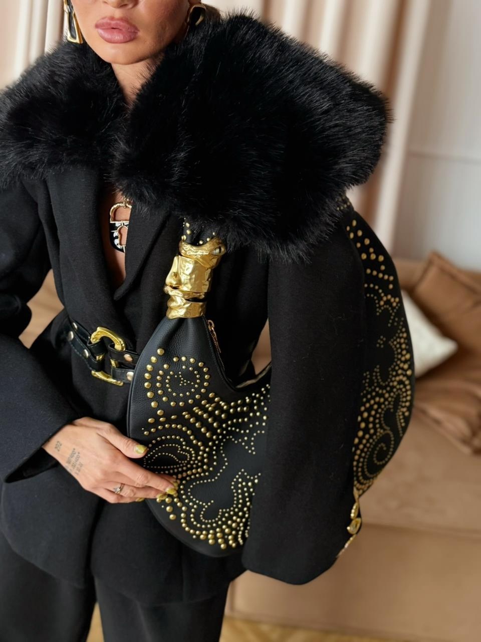 пальто с воротником,шерстяное пальто,пальто с мехом,пальто с меховым воротником,пальто теплое