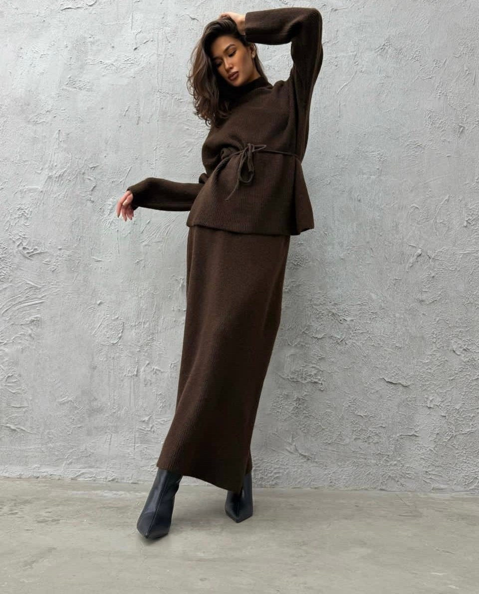 вязаные костюмы,трикотажные костюмы,костюм вязаный с юбкой,трикотажные костюмы с юбкой,костюм молочный