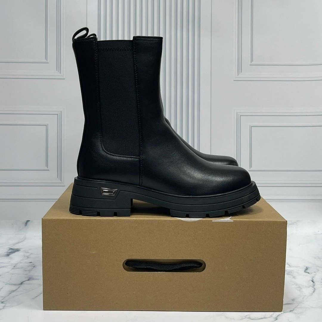 ,ботинки челси на толстой подошве,женские ботинки челси,ботинки челси баленсиага женские,ботинки челси