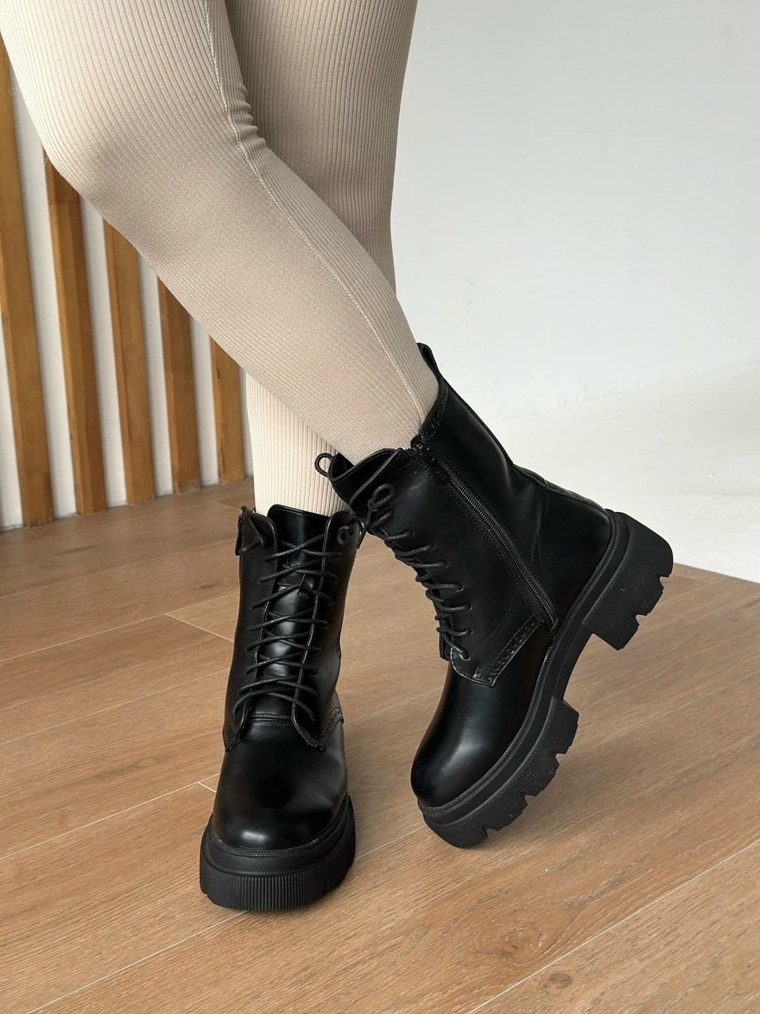 ботинки женские,,ботинки женские черные,стильные ботинки,женская