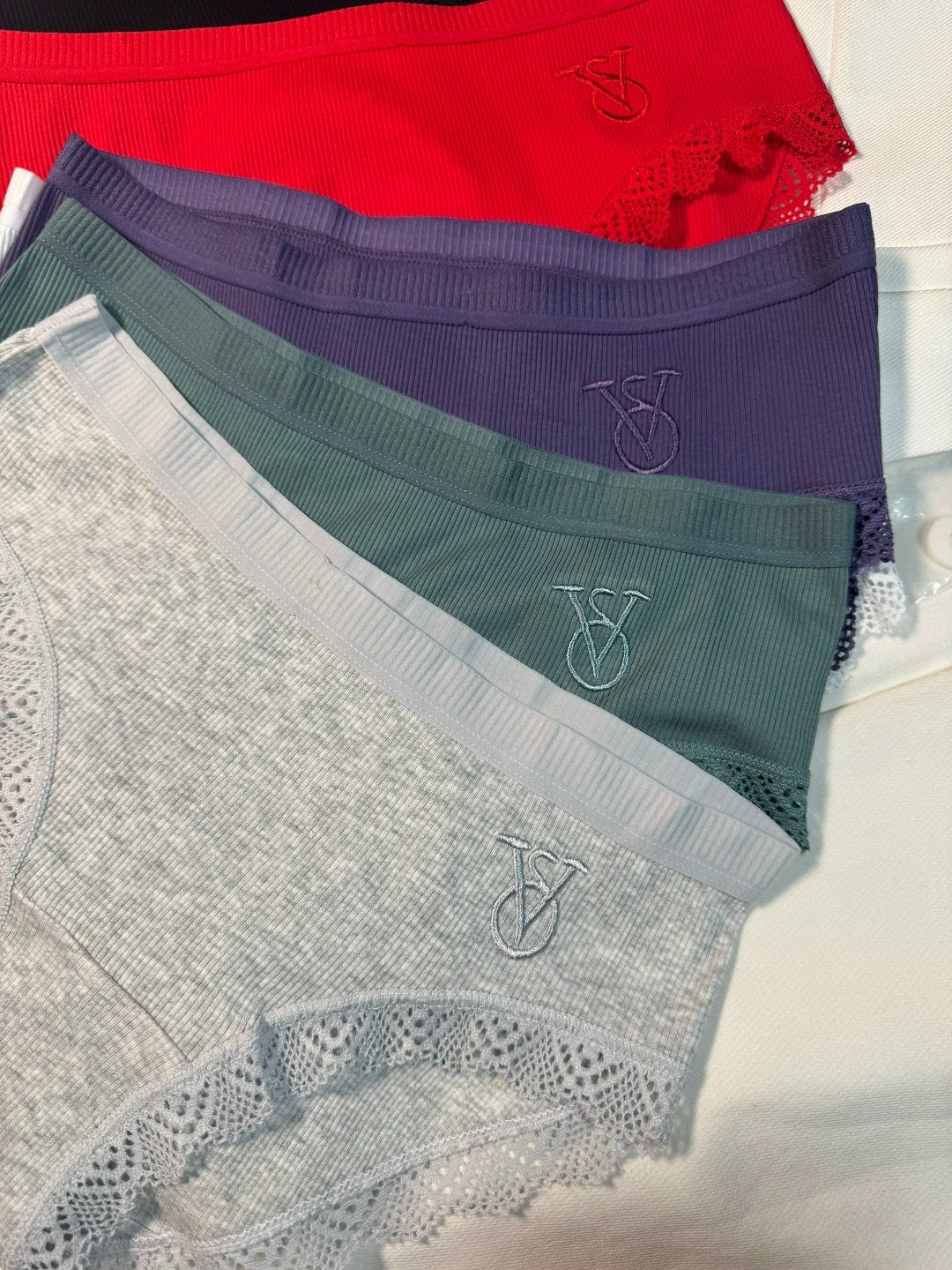 комплект женских трусов,комплект трусов,нижнее белье женский,женские трусы хлопковые,трусы с кружевами