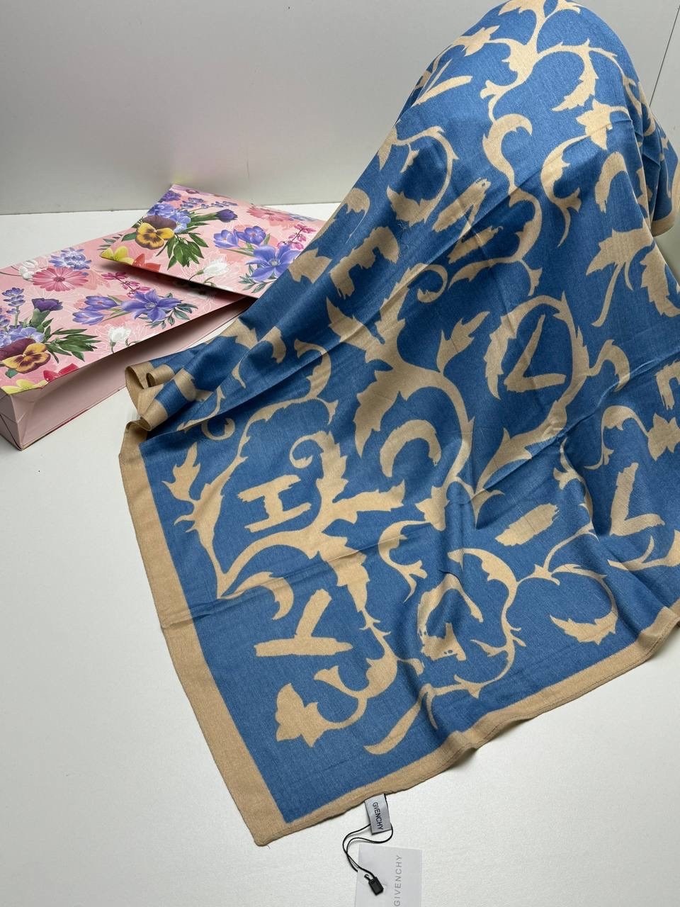 брендовый платок,платок живанши,брендовые платки,платки женские,палантин женские