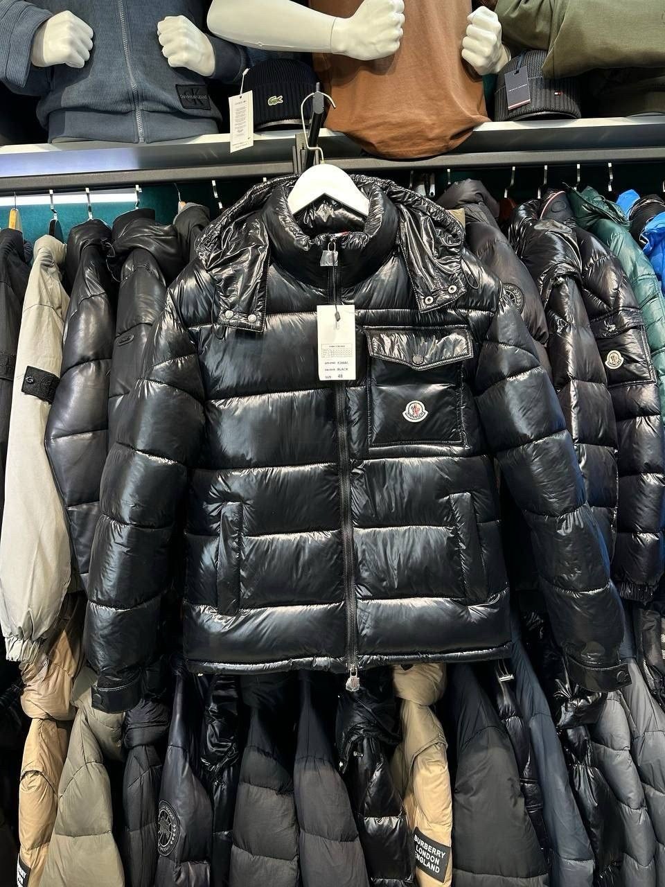 пуховик moncler мужской,moncler montbeliard,глянцевый пуховик монклер,куртка moncler зимняя,moncler пуховик