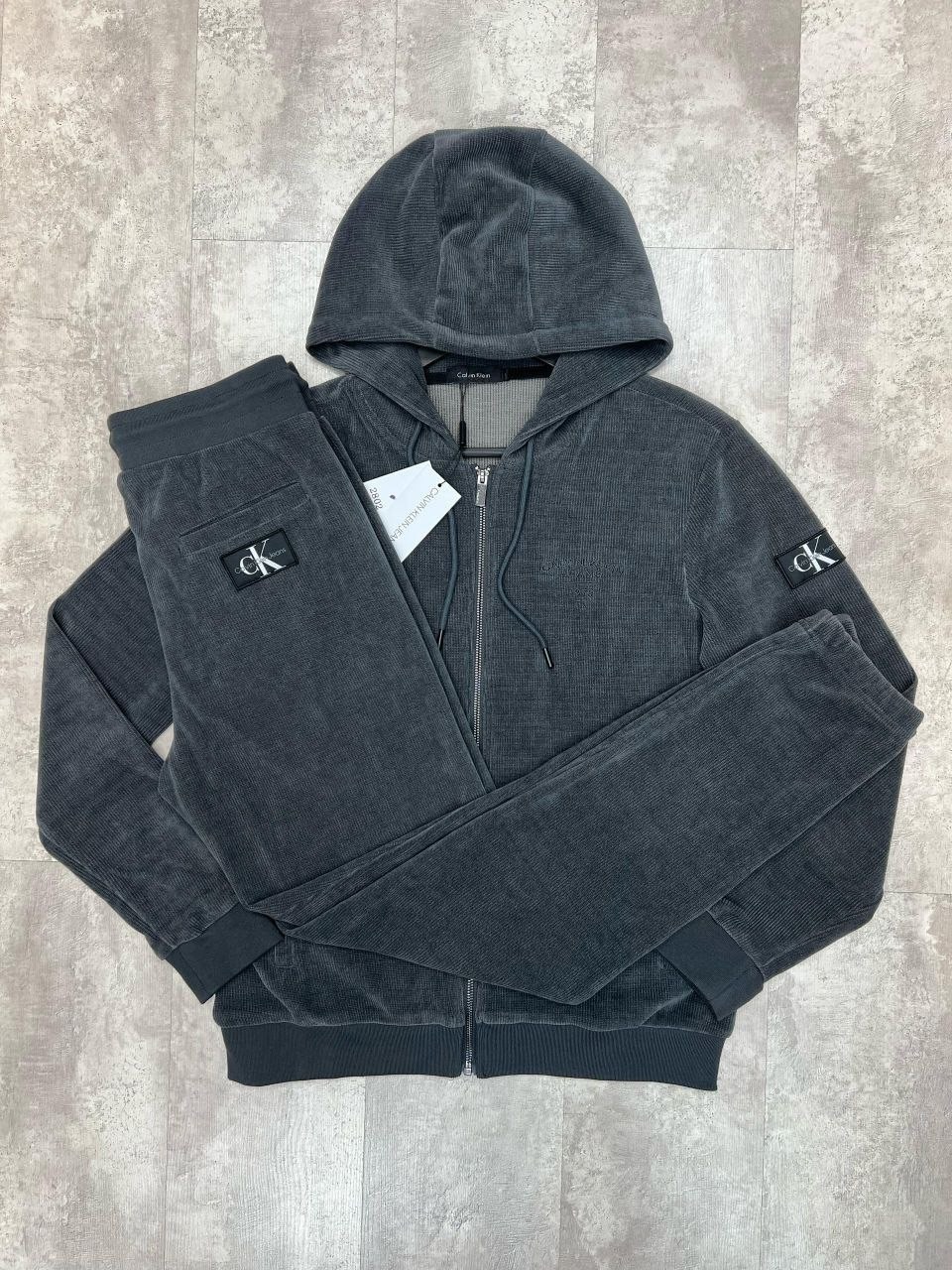 спортивный костюм brunello cucinelli,мужские спортивные костюмы,спортивные костюмы,спортивный костюм armani,велюровые костюмы