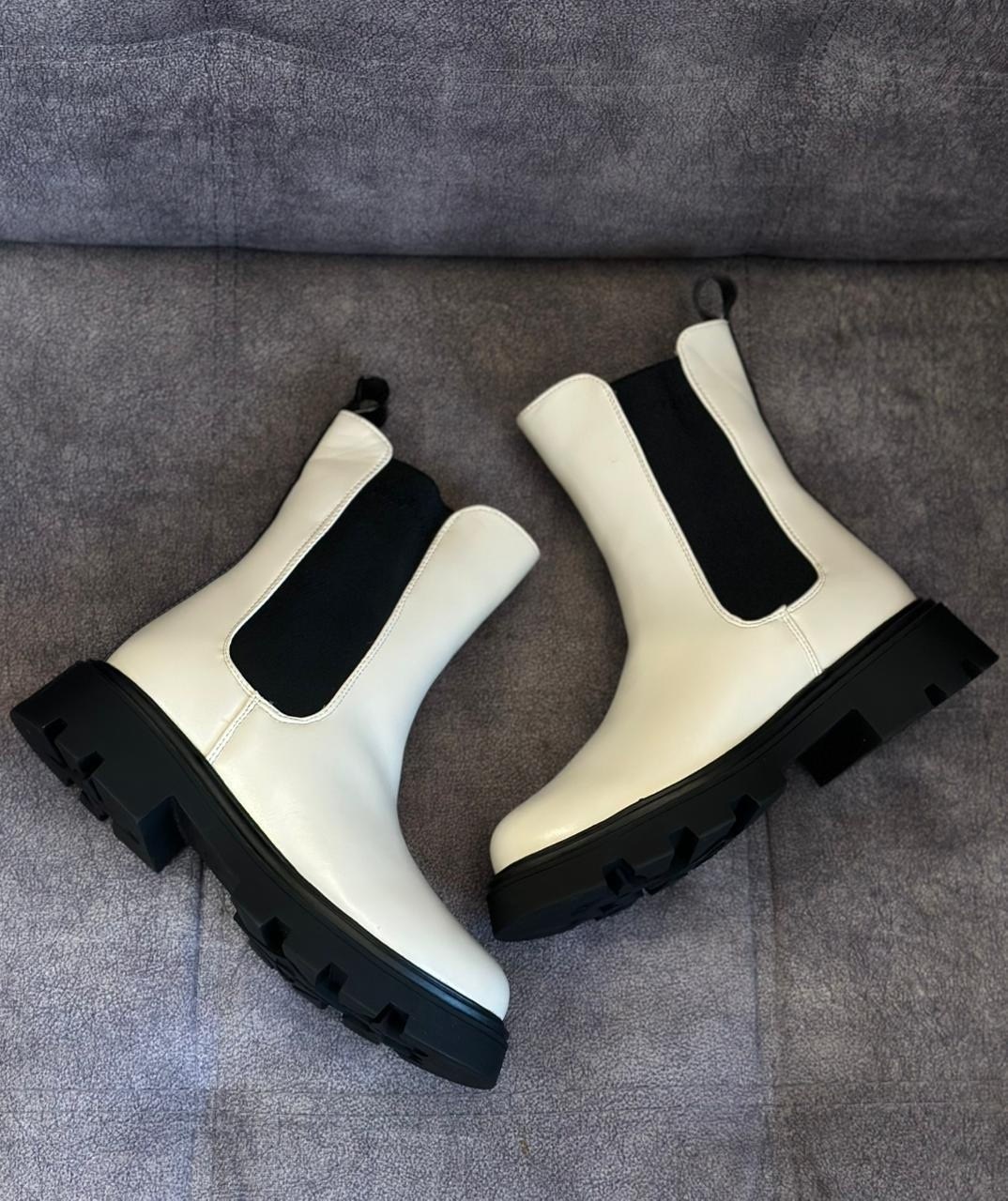 ,ботинки женские,бежевые ботинки,ботинки челси белые, женская