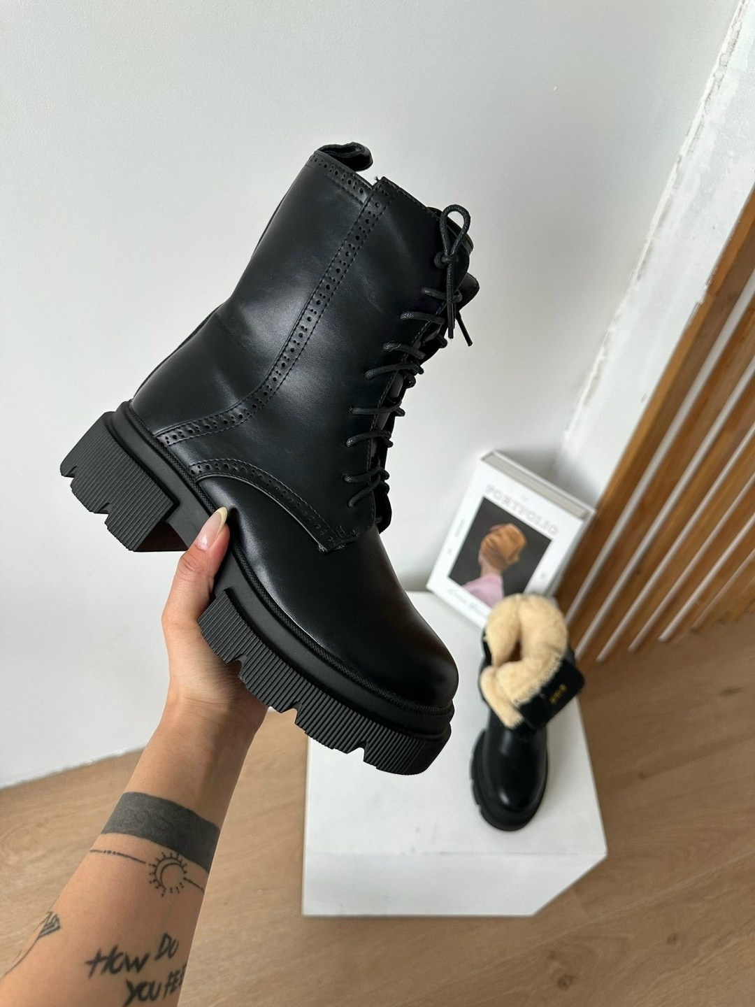 ботинки женские,,ботинки женские черные,стильные ботинки,женская