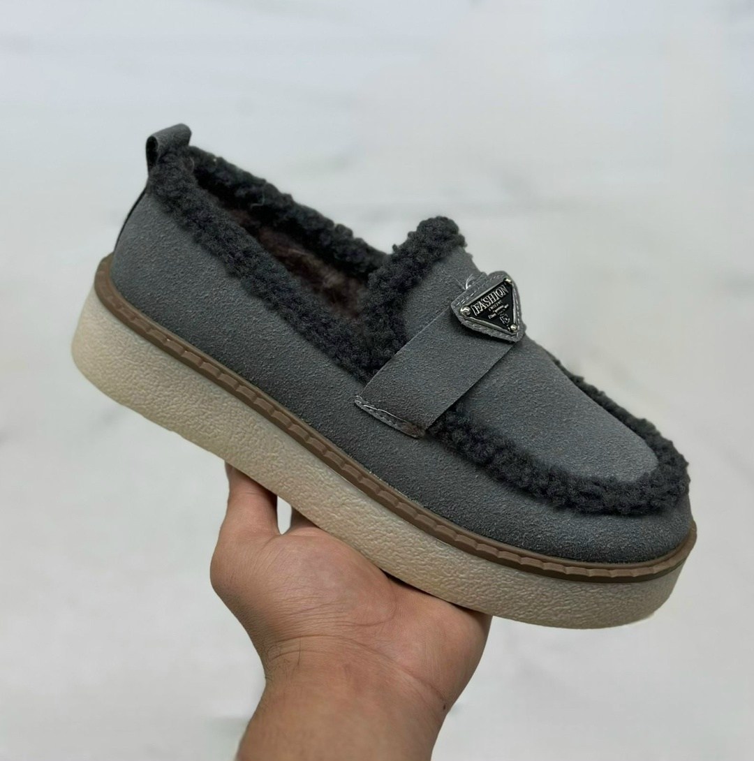 ,лоферы prada,лоферы с мехам,женская , прада