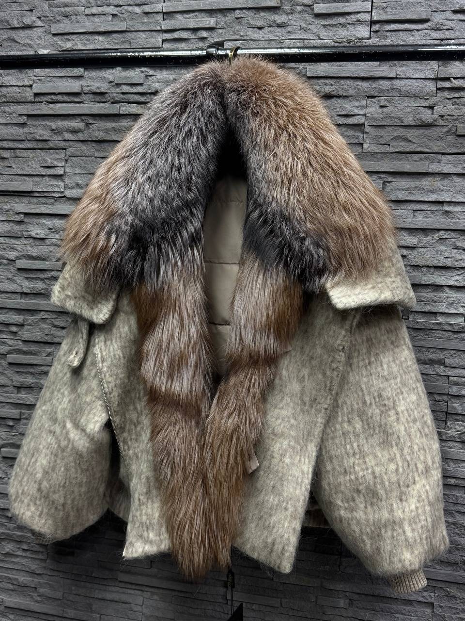 меховая куртка,пальто с чернобуркой,куртка с мехом,куртка из меха,комбинированное пальто