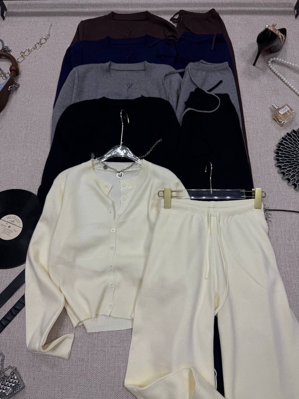 трикотажные костюмы,кашемировый костюм женский,костюмы женские,трикотажные костюмы женские,костюм из трикотажа