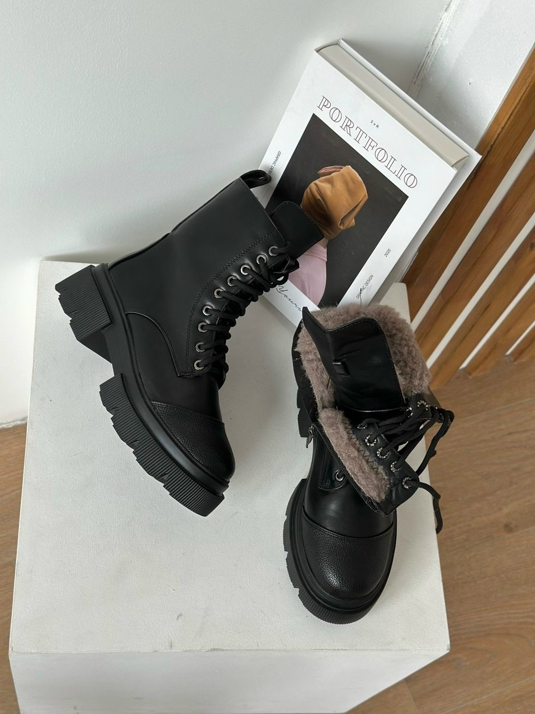 ботинки женские,,ботинки женские черные,стильные ботинки,женская