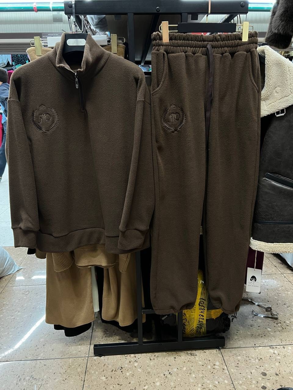 спортивные костюмы женские,спортивные костюмы,стильные костюмы,cпортивный костюм женский на флисе,велюровые костюмы