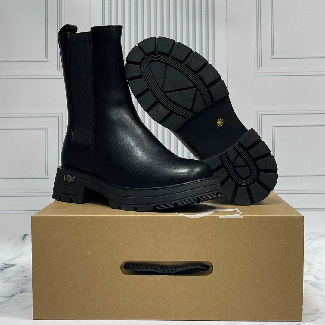 ,ботинки челси на толстой подошве,женские ботинки челси,ботинки челси баленсиага женские,ботинки челси