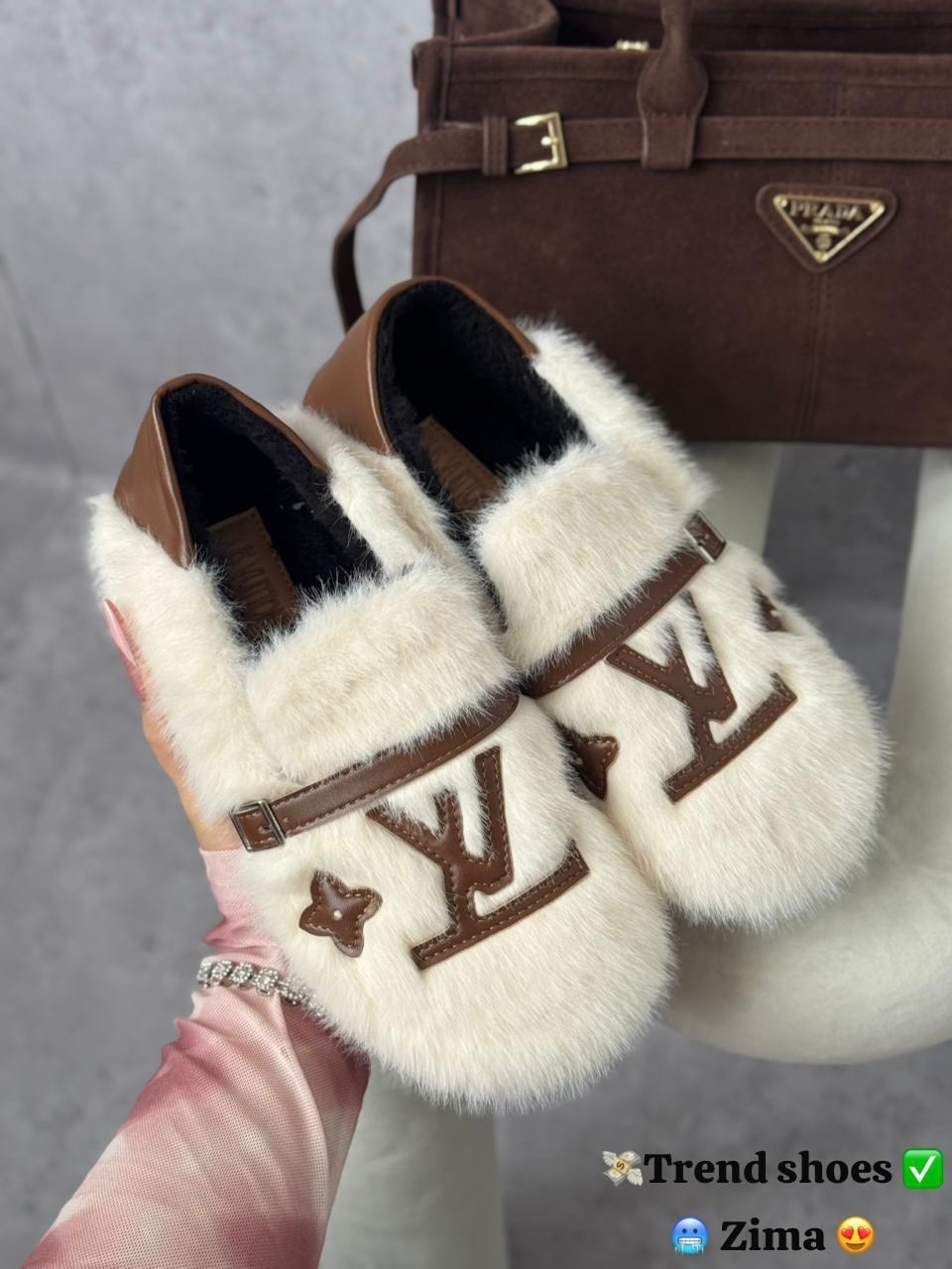 ,тапочки модные,домашние тапочки меховые,тапки меховые,луи виттон тапки