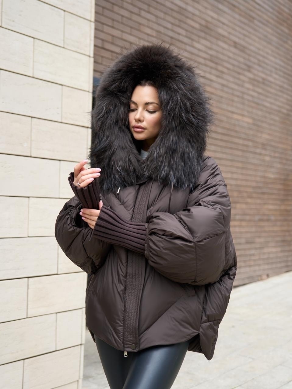 стильные пуховики,короткий пуховик,пуховики с мехом,куртка пуховик,черный пуховик