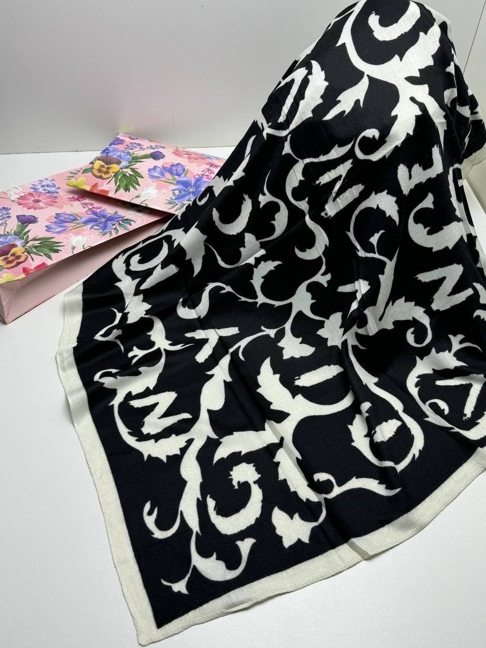 брендовый платок,платок живанши,брендовые платки,платки женские,палантин женские