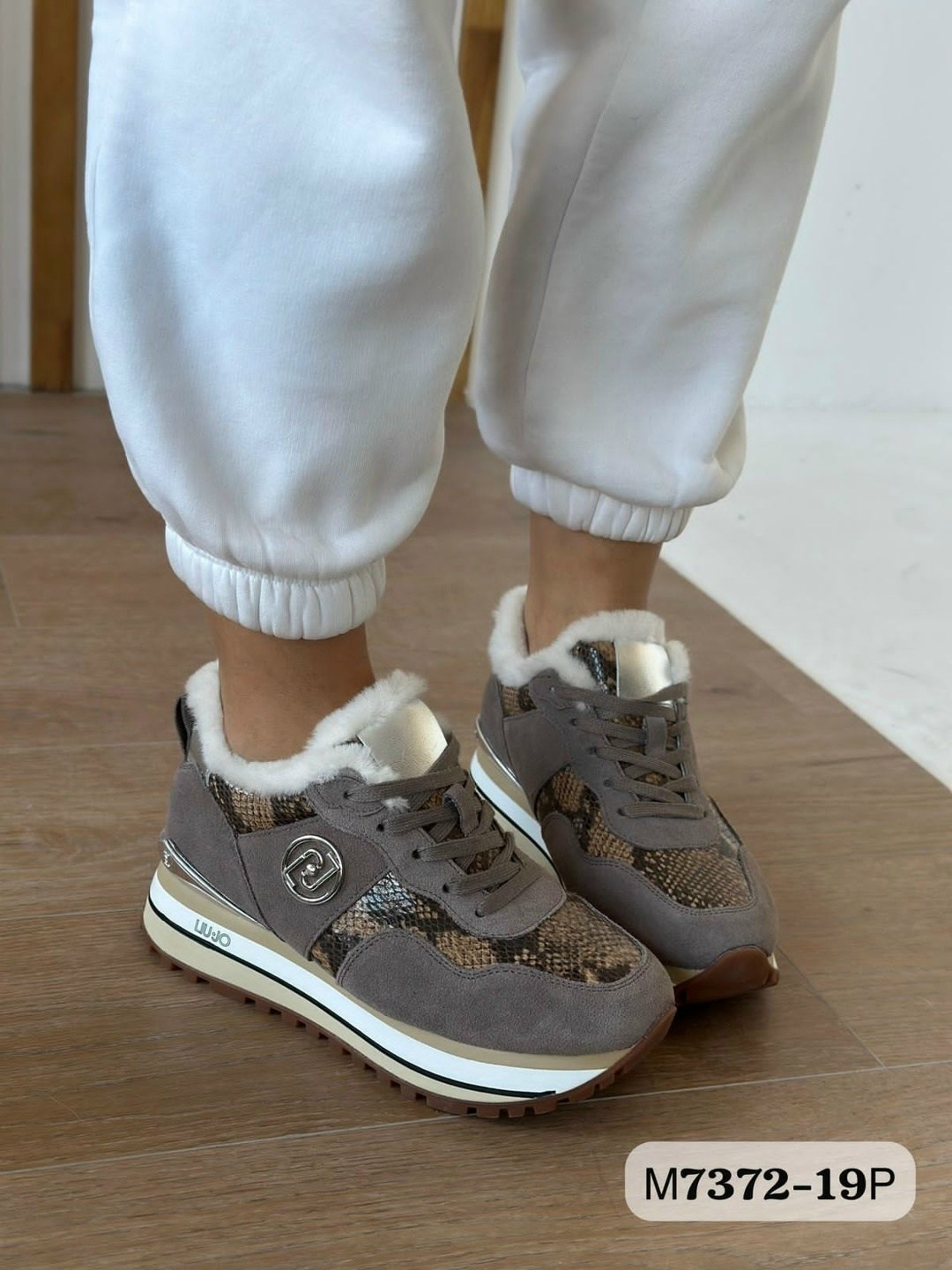 ,кроссовки женскиe,спортивная ,бежевые кроссовки,повседневные кроссовки