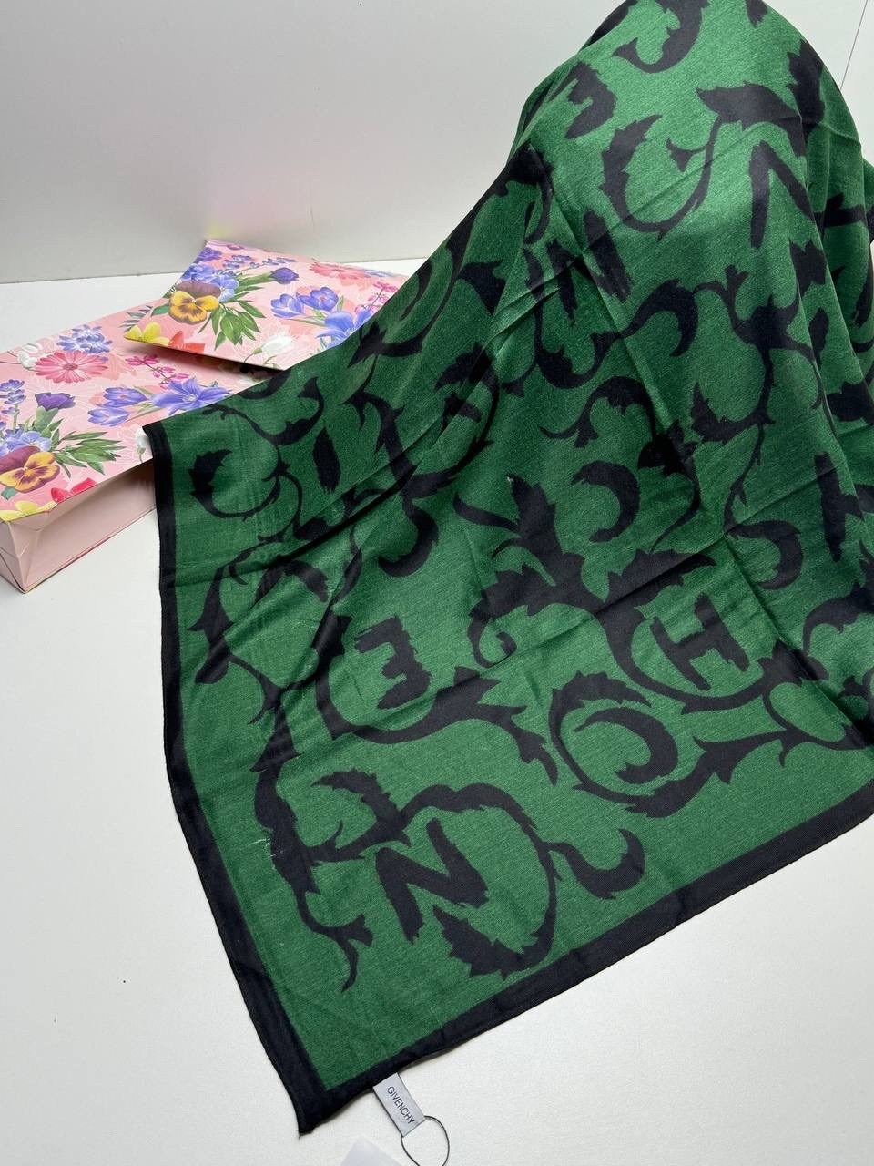 брендовый платок,платок живанши,брендовые платки,платки женские,палантин женские