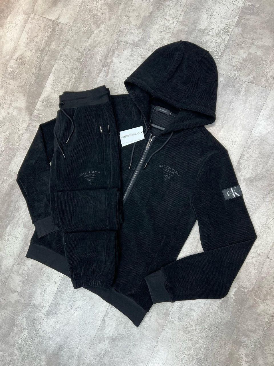 cпортивный костюм велюровый,велюровый костюм,спортивный костюм мужской велюровый,мужские спортивные костюмы,костюм версаче