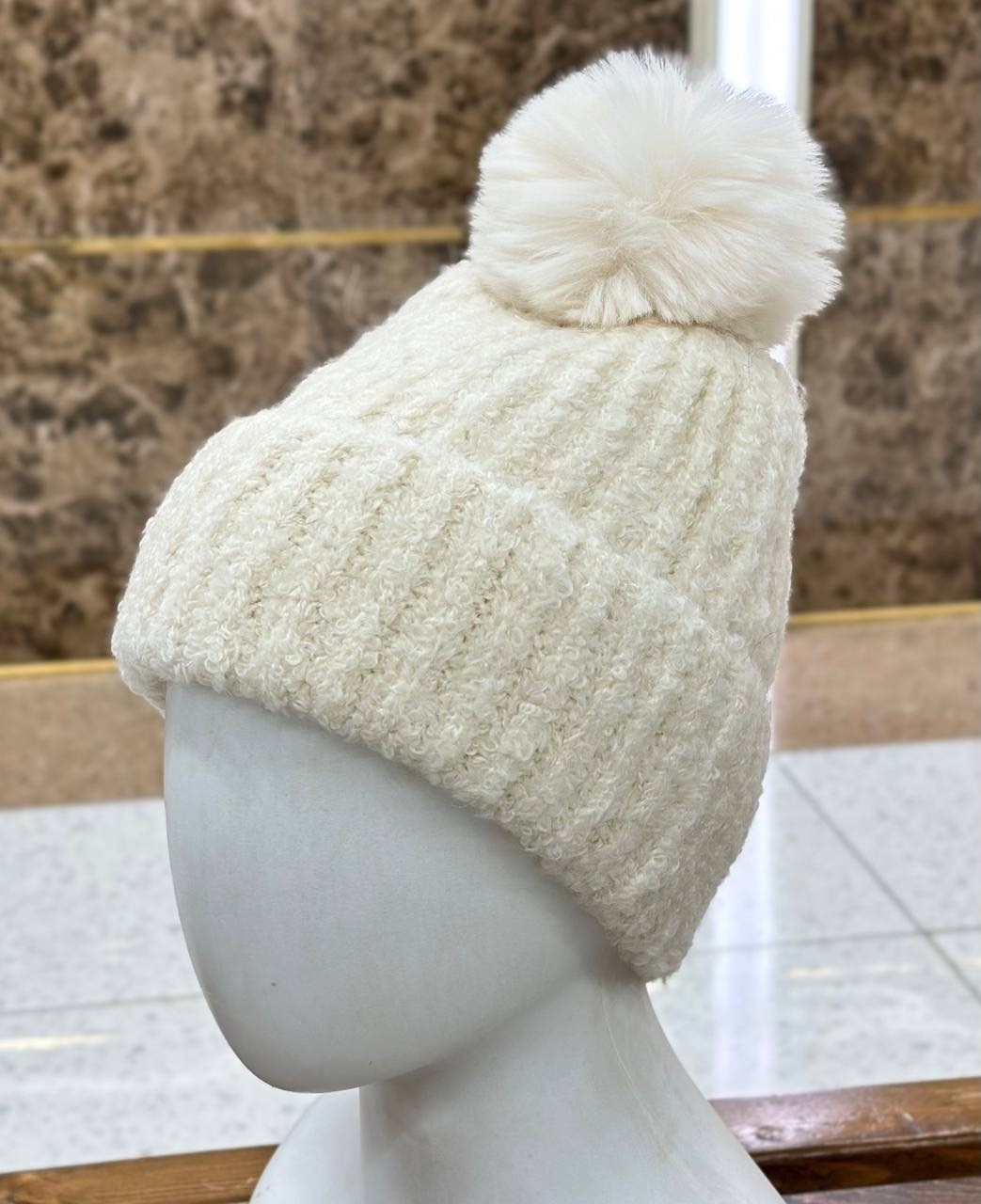 шапка женская меховая,модная зимняя шапка,женские шапки,шапка с мехом,шапка для женщин