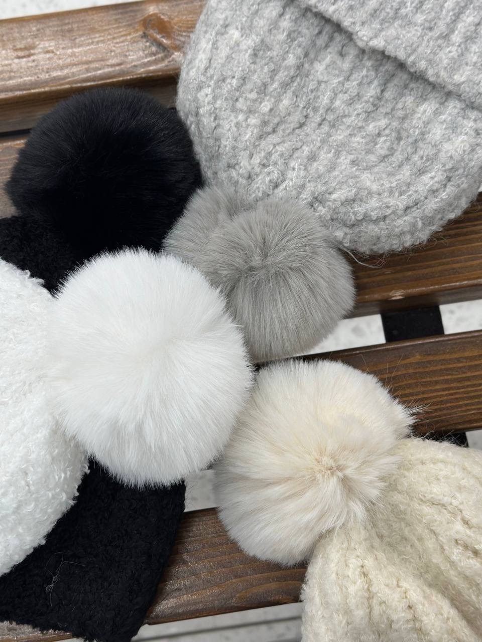 шапка женская меховая,модная зимняя шапка,женские шапки,шапка с мехом,шапка для женщин