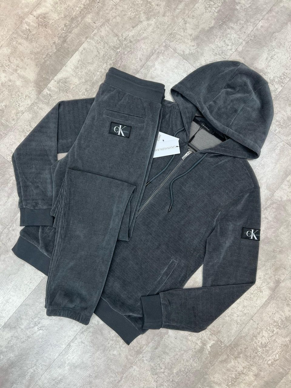 спортивный костюм brunello cucinelli,мужские спортивные костюмы,спортивные костюмы,спортивный костюм armani,велюровые костюмы