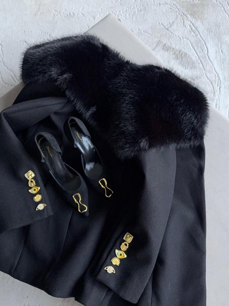 пальто с воротником,шерстяное пальто,пальто с мехом,пальто с меховым воротником,пальто теплое