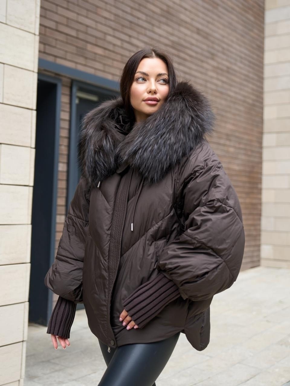 стильные пуховики,короткий пуховик,пуховики с мехом,куртка пуховик,черный пуховик