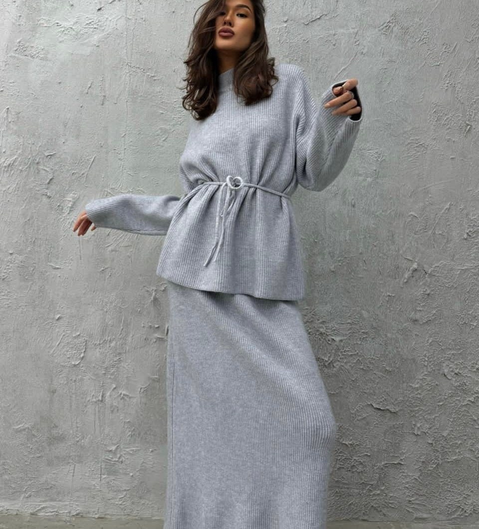 вязаные костюмы,трикотажные костюмы,костюм вязаный с юбкой,трикотажные костюмы с юбкой,костюм молочный