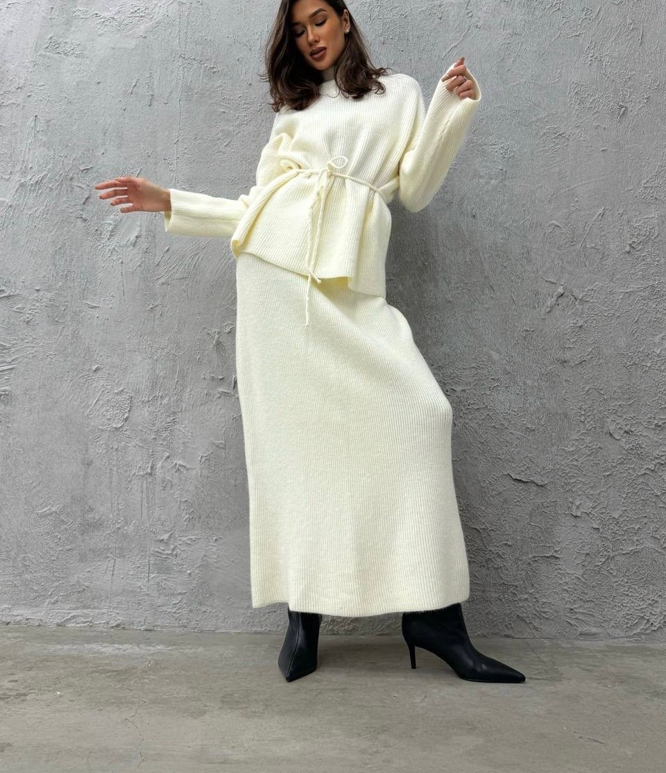 вязаные костюмы,трикотажные костюмы,костюм вязаный с юбкой,трикотажные костюмы с юбкой,костюм молочный