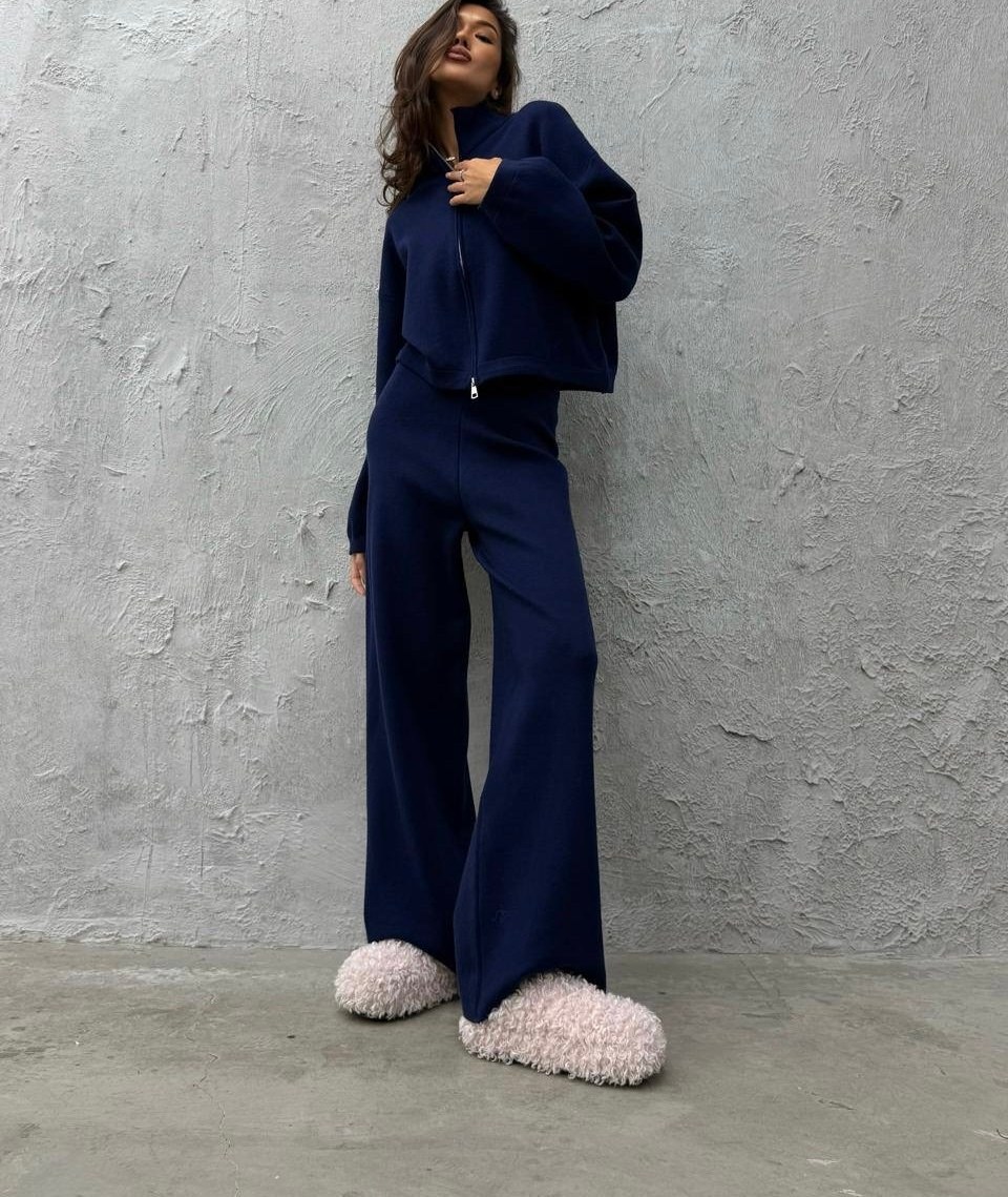 трикотажные костюмы,костюм женский на флисе,костюм на флисе,костюм с брюками,костюм черный