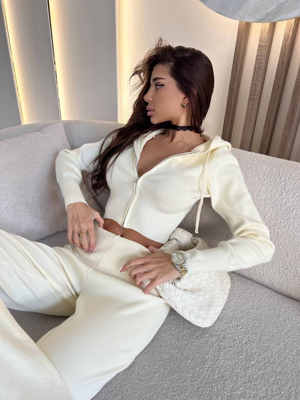 стильные костюмы,трикотажные костюмы,вязаные костюмы,женские костюмы,костюмы женские брючные