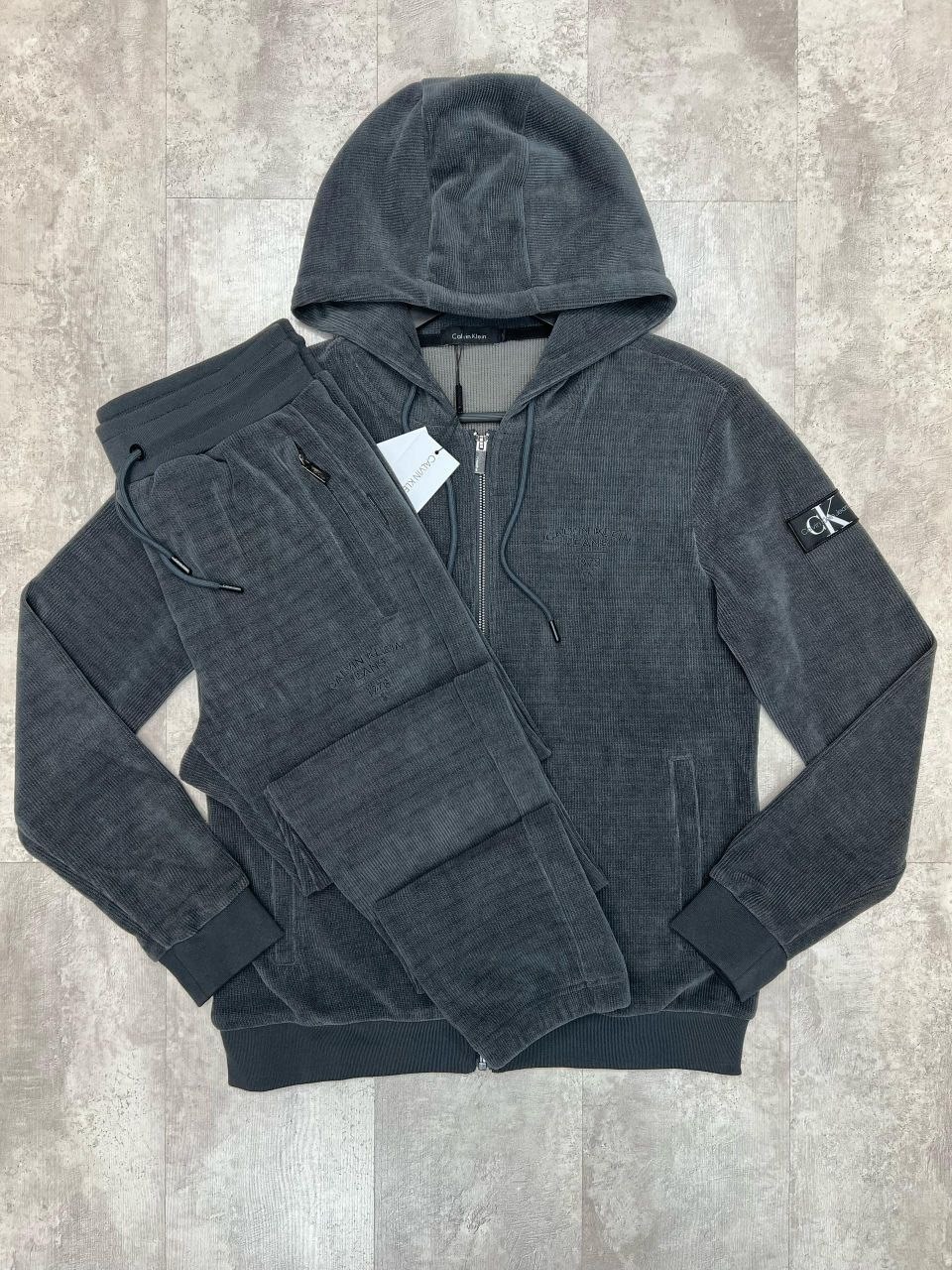 спортивный костюм brunello cucinelli,мужские спортивные костюмы,спортивные костюмы,спортивный костюм armani,велюровые костюмы