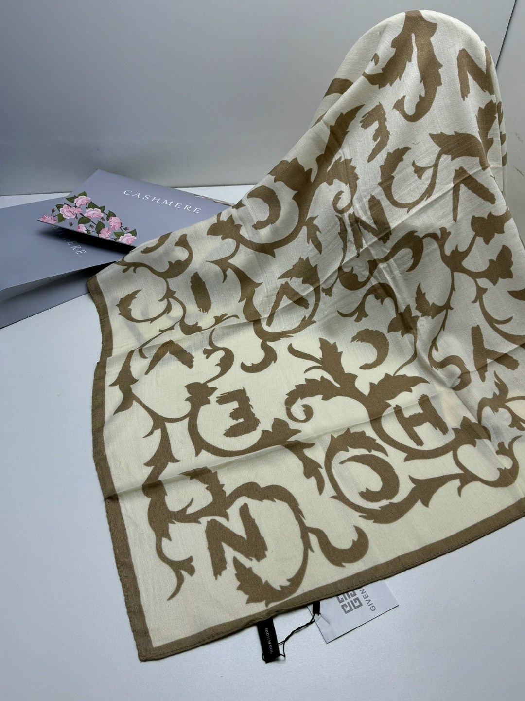 брендовый платок,платок живанши,брендовые платки,платки женские,палантин женские