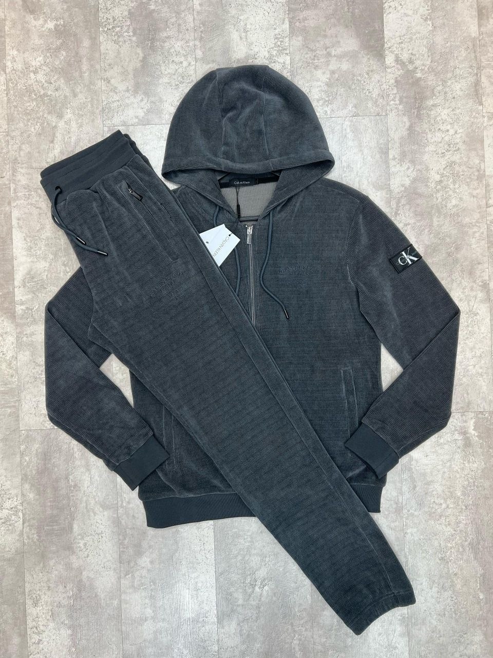 спортивный костюм brunello cucinelli,мужские спортивные костюмы,спортивные костюмы,спортивный костюм armani,велюровые костюмы