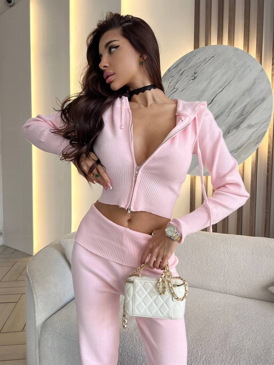 стильные костюмы,трикотажные костюмы,вязаные костюмы,женские костюмы,костюмы женские брючные