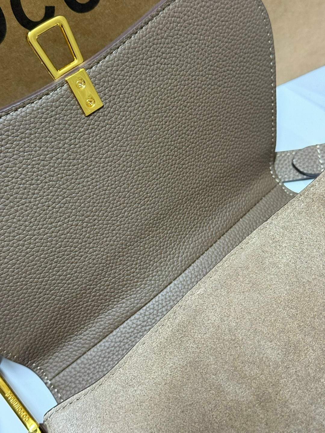 coccinelle сумка,замшевая сумка,сумка женская брендовая,сумка женская натуральная замша,сумка