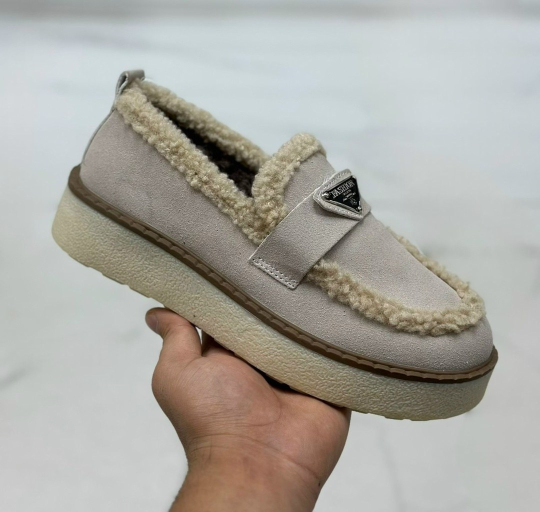 ,лоферы prada,лоферы с мехам,женская , прада