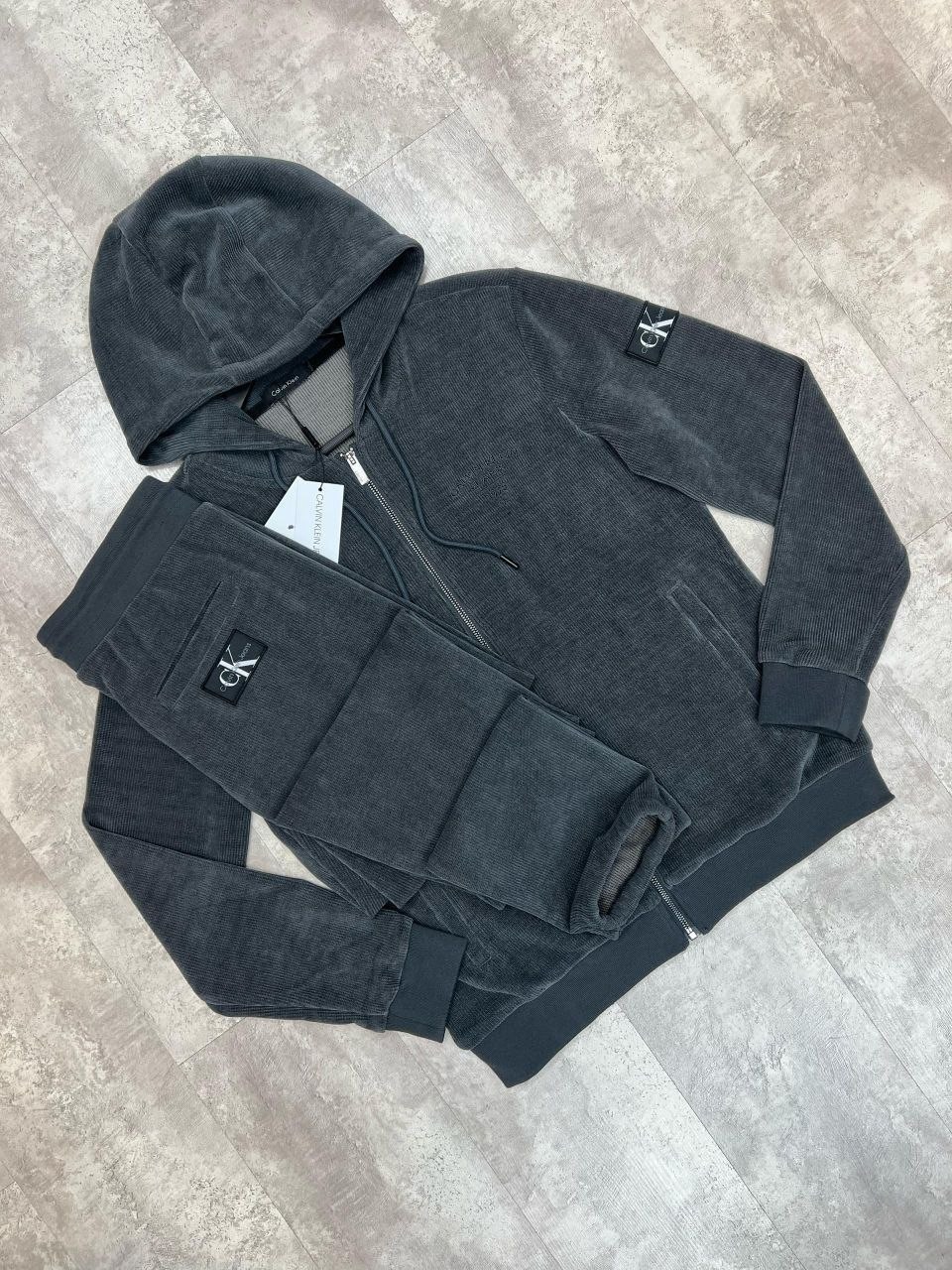 спортивный костюм brunello cucinelli,мужские спортивные костюмы,спортивные костюмы,спортивный костюм armani,велюровые костюмы