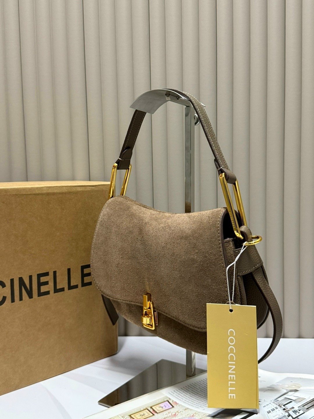 coccinelle сумка,замшевая сумка,сумка женская брендовая,сумка женская натуральная замша,сумка