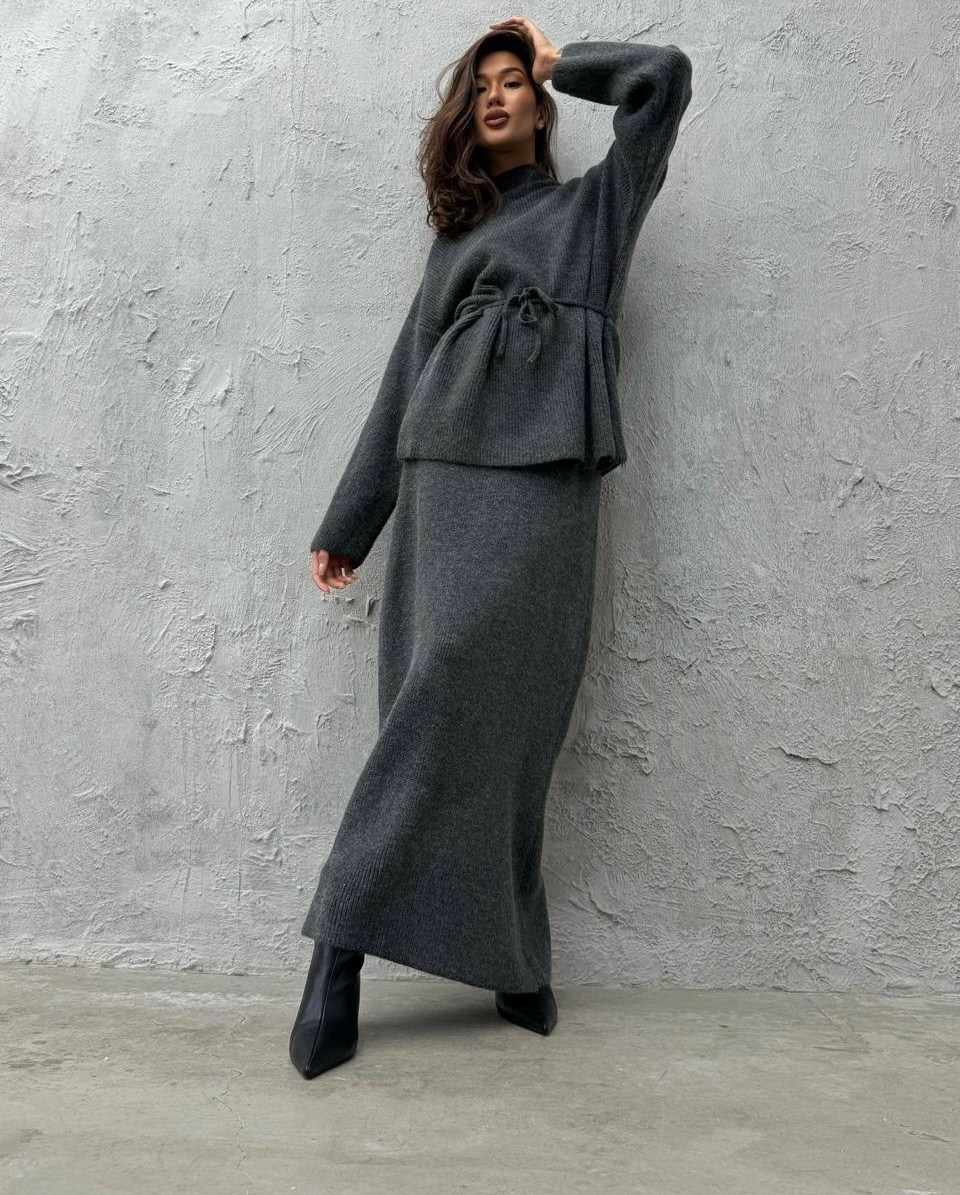 вязаные костюмы,трикотажные костюмы,костюм вязаный с юбкой,трикотажные костюмы с юбкой,костюм молочный