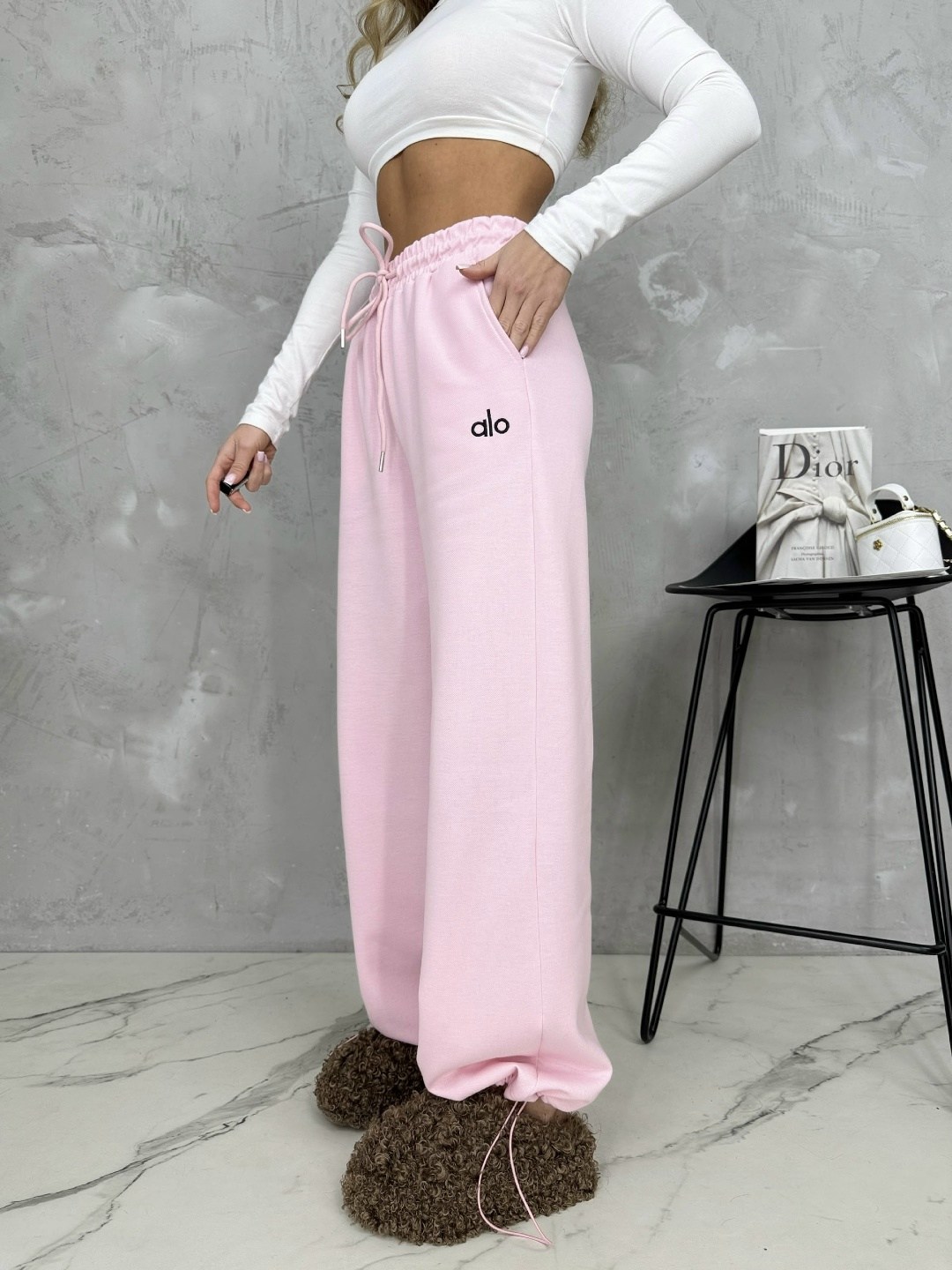 спортивные штаны женские,спортивные штаны,розовые брюки,штаны модные,спортивные брюки