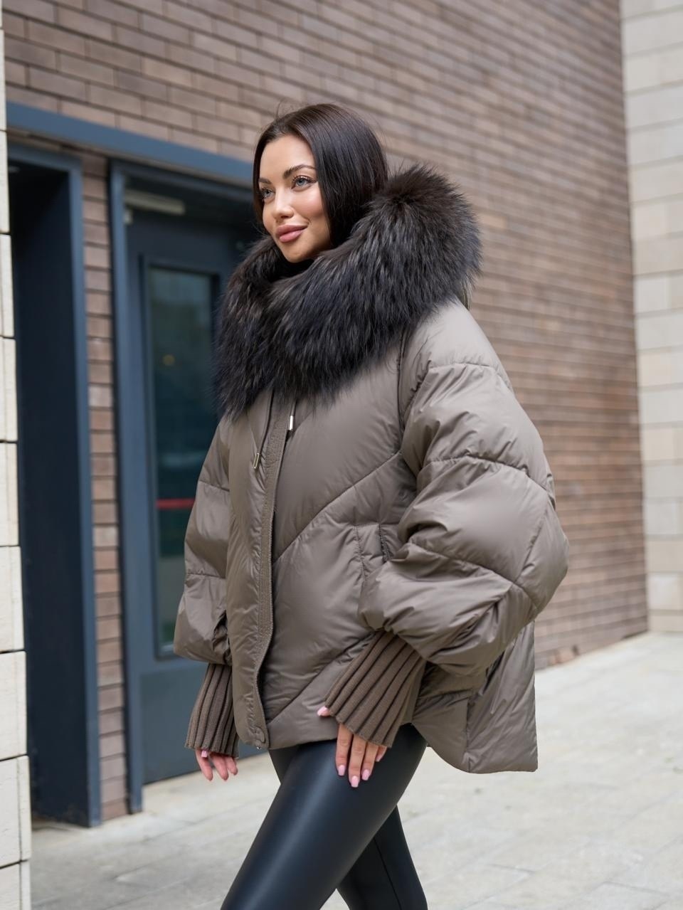 стильные пуховики,короткий пуховик,пуховики с мехом,куртка пуховик,черный пуховик