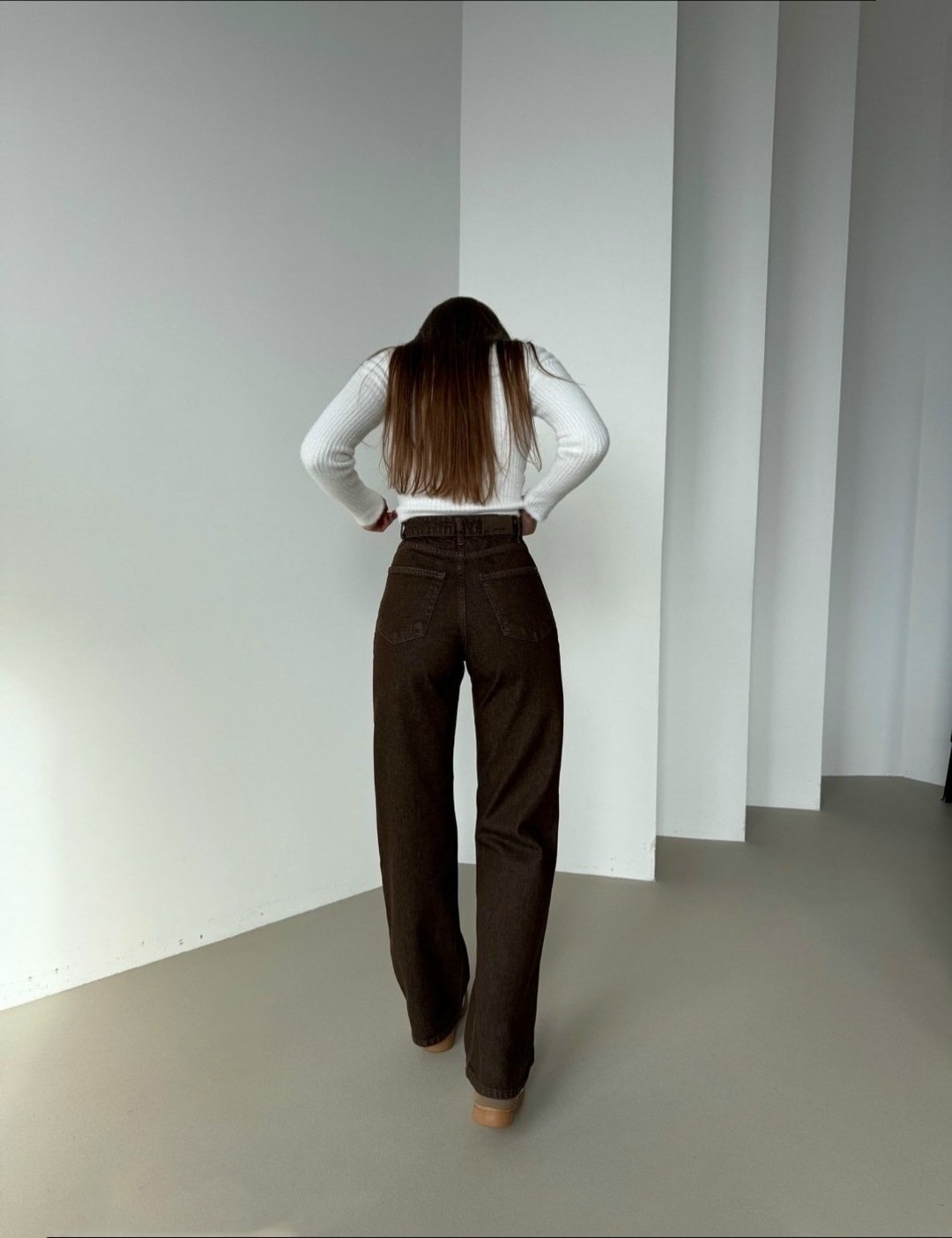 джинсы брюки,джинсы широкие,джинсовые брюки,коричневые джинсы,прямые джинсы