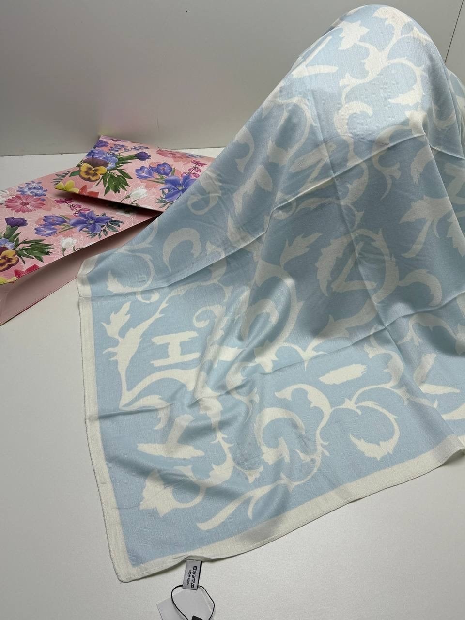 брендовый платок,платок живанши,брендовые платки,платки женские,палантин женские