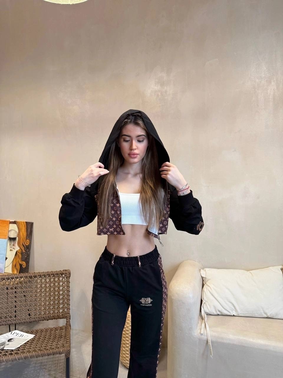 костюмы спортивные женские,стильные женские костюмы,трикотажные костюмы,повседневный спортивный костюм,костюм бежевый