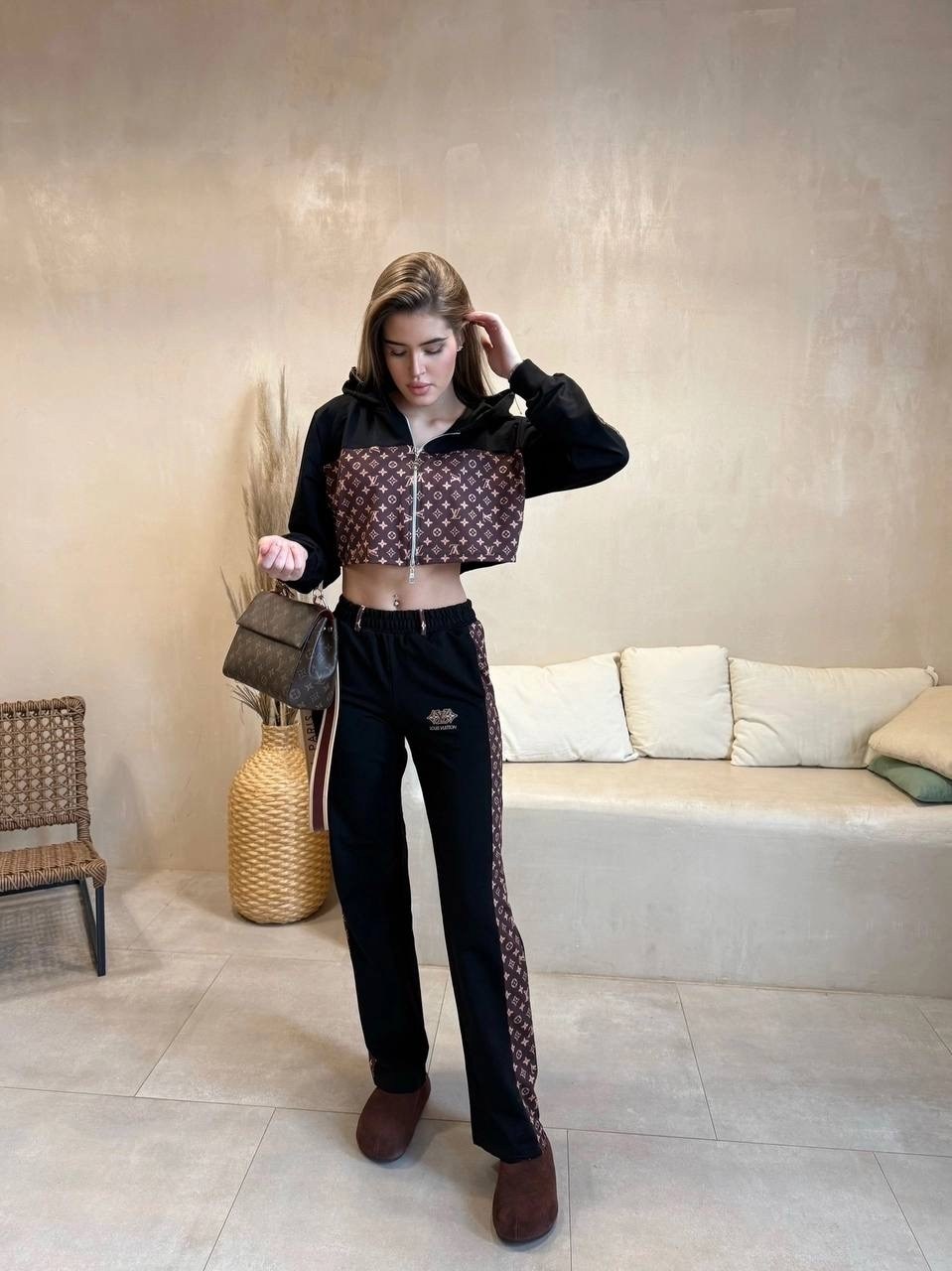 костюмы спортивные женские,стильные женские костюмы,трикотажные костюмы,повседневный спортивный костюм,костюм бежевый