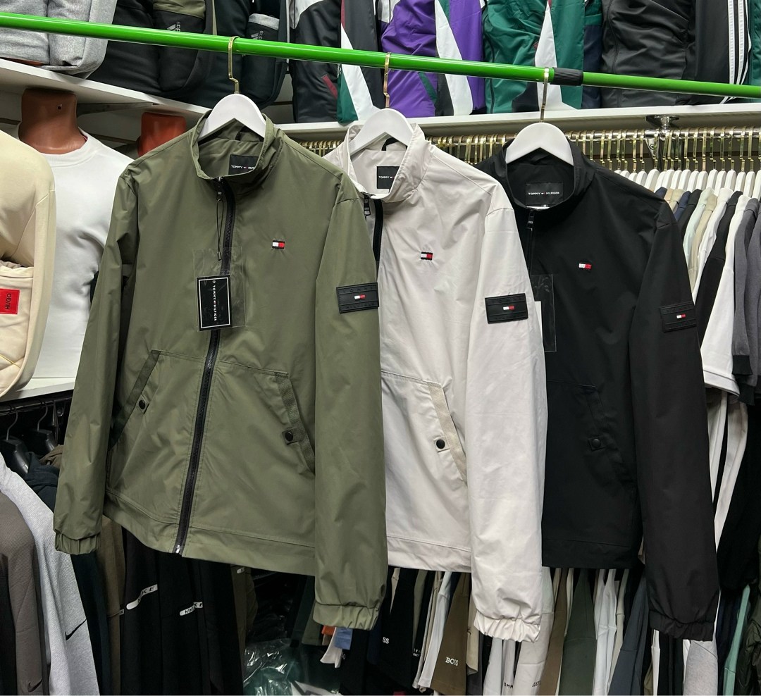 куртка tommy hilfiger мужская,tommy hilfiger куртка хаки,куртка ветровка tommy hilfiger,легкая куртка,мужская куртка бомбер